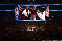 教练:克劳福德下一战酬金不能少于1亿美元 教练:克劳福德下一战酬金不能少于1亿美元