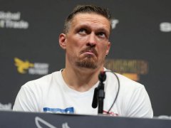 刘易斯:乌西克现在这个时候理应选择退役 刘易斯:乌西克现在这个时候理应选择退役