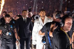 �ն���Լ���ǿ���ֱ��ս������Vs����ʤ��